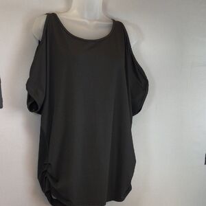 Miselon Women's Black Cold Shoulder Top Size L?